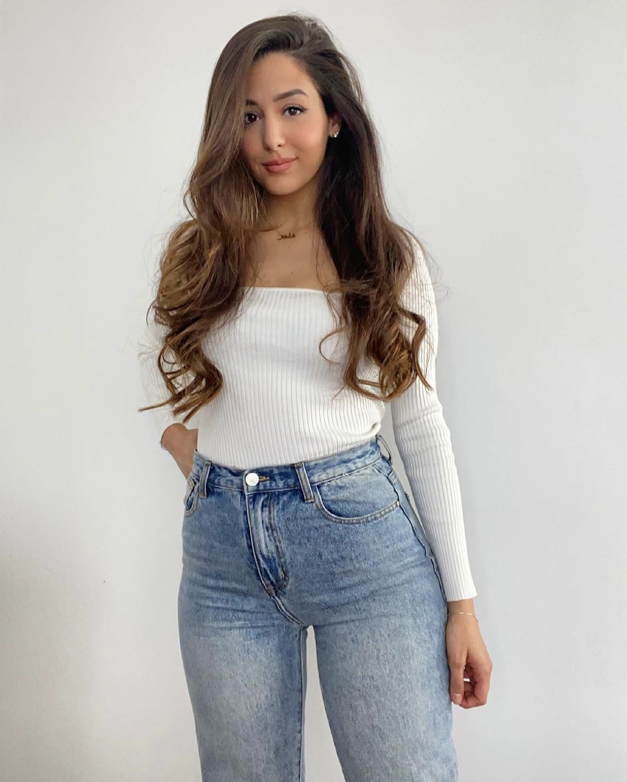 Portrait Hajoura À Propos